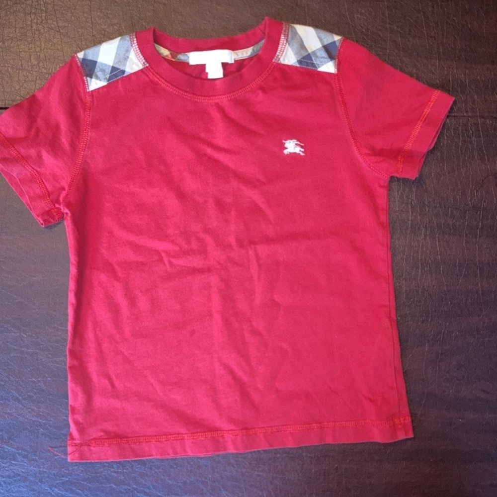 Burberry t shirt
